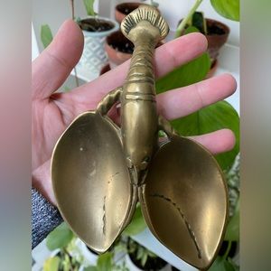 Brass crustacean